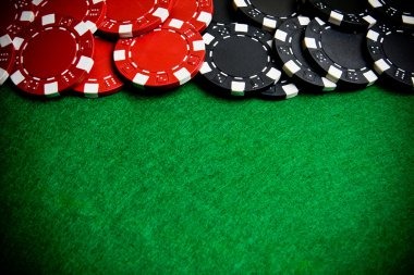 Live dealer at sloto89win Casino Hold'em table with card setup